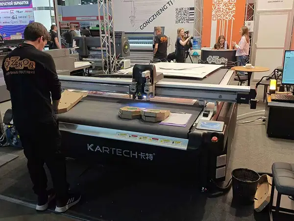 KARTECH Flatbed Cutting Machine